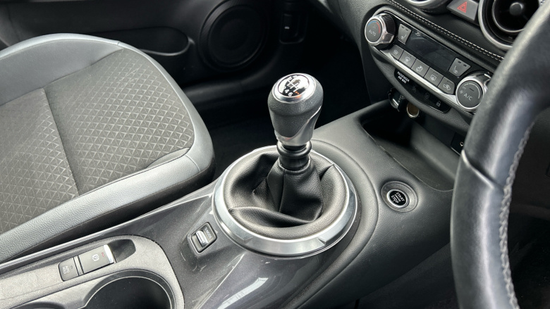 Nissan Juke 1.0 DiG-T 114 N-Connecta 5dr Petrol Hatchback